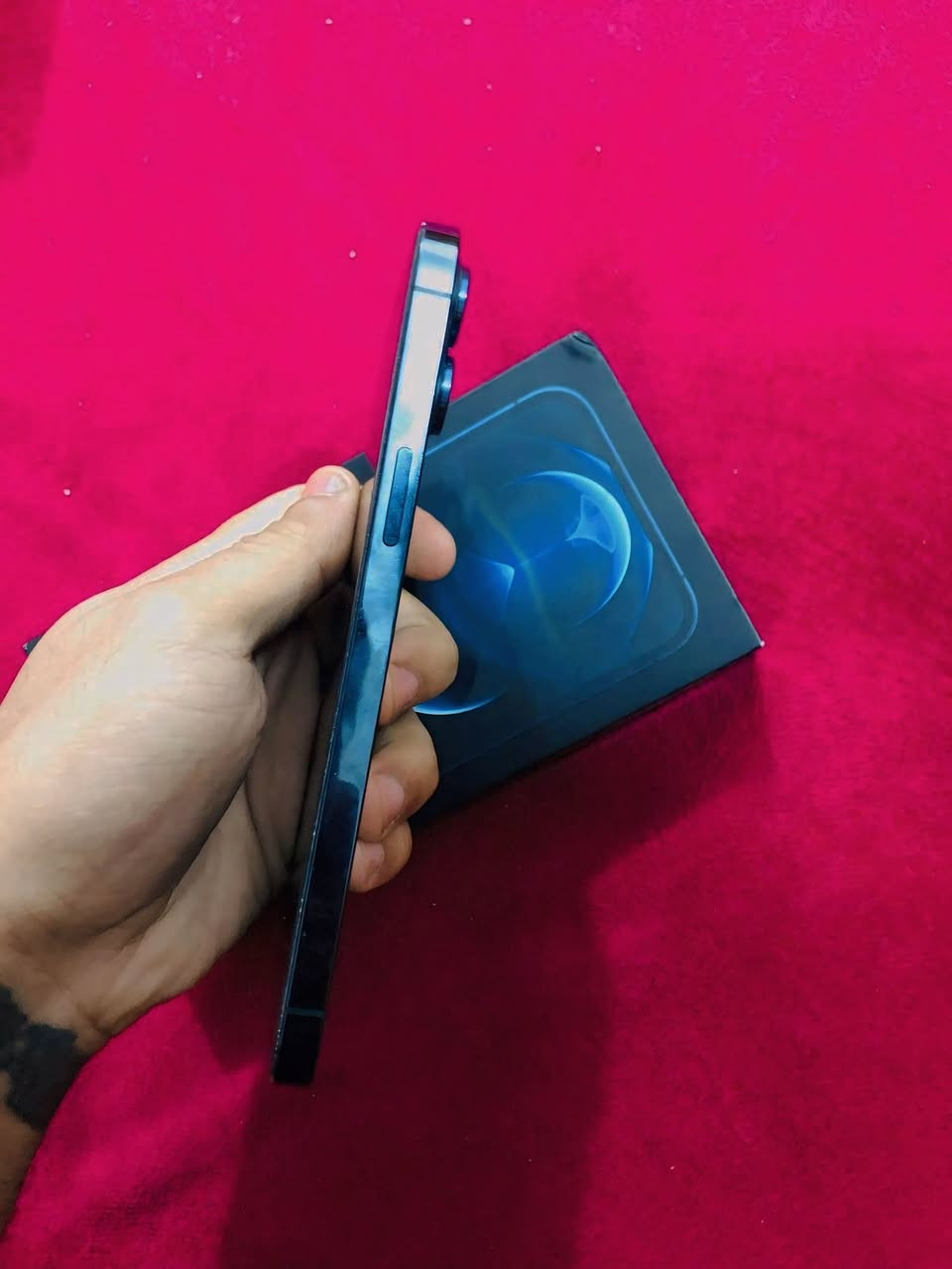 ايفون 12 برو ماكس 128 ذاكرة

بطارية %‎80 بلادي

نضافة 100‎%‎
شرق اوسط نموذج M
السعر 500 وبيه مجال 

***********
