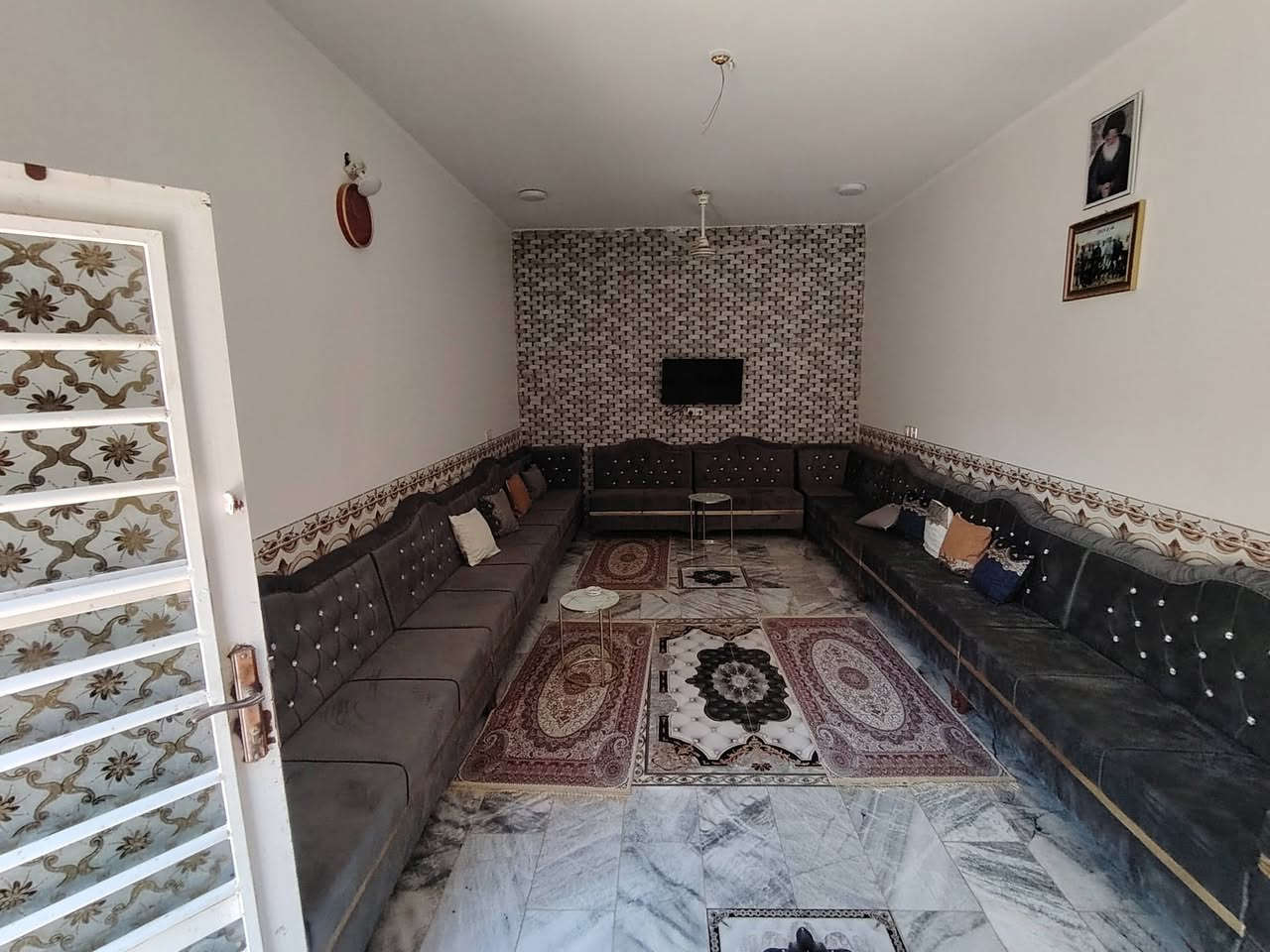 بيت للبيع طابو ٢٤٠ متر بحي الجمعيه شارع استاذ فوزي يتكون من ٥ غرف واستقبال وهول عدد٢ و٤ صحيات
***********
بيت للبيع طابو ٢٤٠ متر بحي الجمعيه شارع استاذ فوزي يتكون من ٥ غرف واستقبال وهول عدد٢ و٤ صحيات
