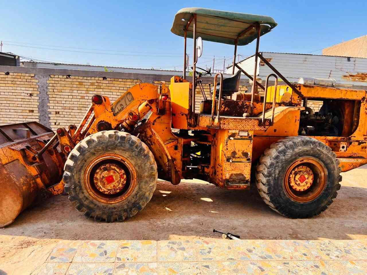 سلام عليكم شفل 70 للبيع موديل 75 محرك بي كير تركم شركه اكسنات بلاديه تخم تاير ***********
