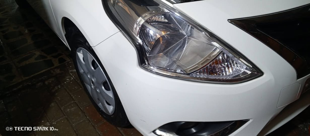 سني هندي موديل 24 بليتة زركة للبيع
رقم بغداد انكليزي 
سنوية باسمي 
ماشيه 30 
بيها منظومة غاز بعدها داخل الضمان 
مكفولة من الضربة والصبغ عدا بارد في الباب اثر طخة بايسكل 
صدر أمامي خلفي بلادي ونظيف جدا 
ارضيات مدوشمة جلد 
شاشه كاربلي 
كامرة خلفية 
المكان بغداد الحسينية 
للاستفسار اكثر الاتصال على الرقم 
***********
