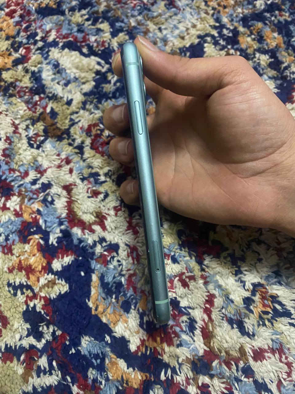 السلام عليكم جهاز آيفون 11 للبيع مشكله الشاشه كما موضح بالصور جهاز كله شغال اتصل وتدلل ***********
