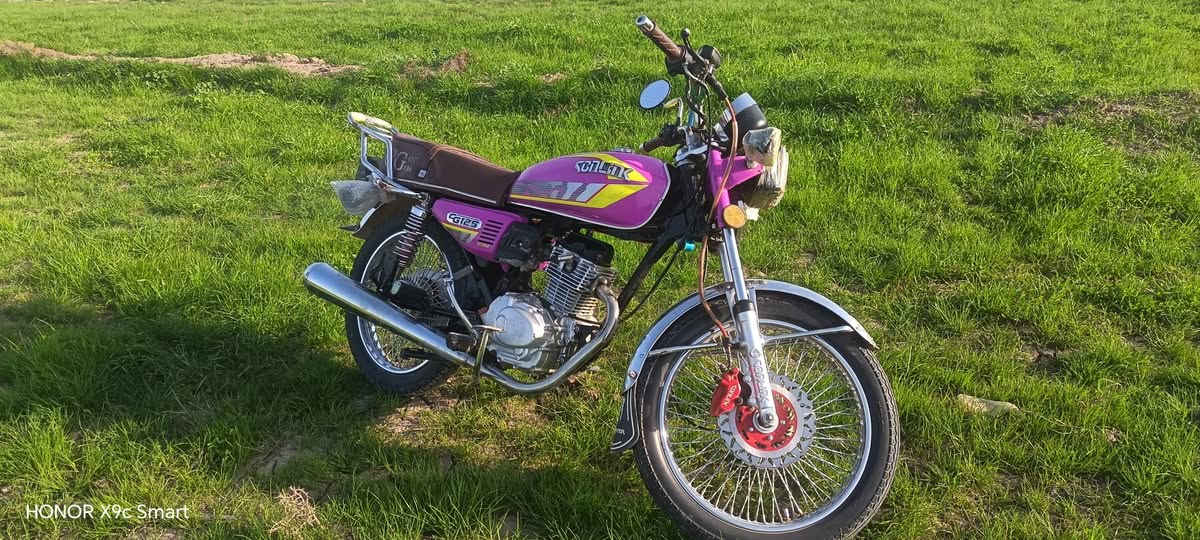 دراجة تايكر البيع نضيف ومكفول كفاكه عامه مكان صويره السعر 625وبيه مجال موديل 2024 وكله شقال ***********
