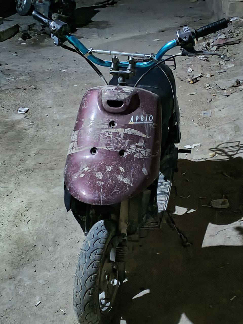 دراجة بطة للبيع  دراجة مكينتها مفولة نشاط فول   عوزها بس كفرات اكفلها الك من السرقة بس سعر 130 واتساب  بي الرقم ***********
