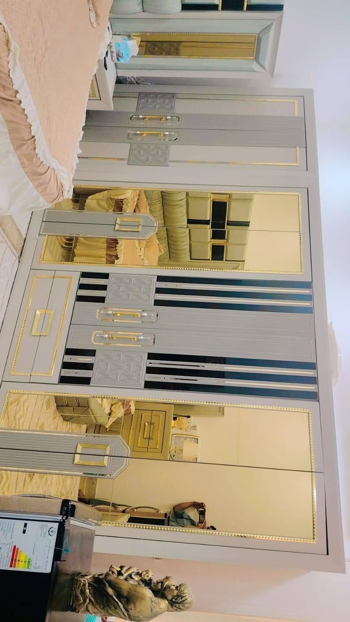 سلام عليكم غرفه نوم تركيه للبيع جديده ونظيفه 
12 قطعه الخشب الثقيل الاستفسار *********** عمارة, ميسان
