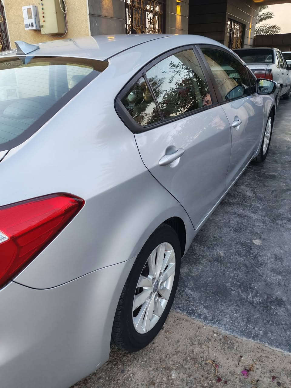 كيا فورتي موديل ٢٠١٦ رقم بغداد وارد امريكي حادثه بس دعامية خلفية وشويه عابر ع البدنه بيه  بارد مامصلح سياره جاهز تختم تاير تبريد حدادية جديده جاهزه السعر ١١٥ وبيه مجال رقم ***********
