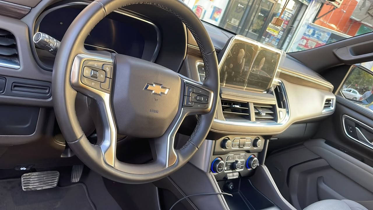 السلام عليكم تاهو خليجي موديل 2024 خليجي وكالة المنصور بعدها بالضمان ماشيه (21) الف فئة (Lt) مواصفات معروفه معروفه رقم بغداد باب السايق مصبوغ والجاملغ بارد السياره عليها ppf من المندلاوي السياره جديده جدا للبيع فقط السعر (51) الف دولار 510 ورقه للاتصال ***********
