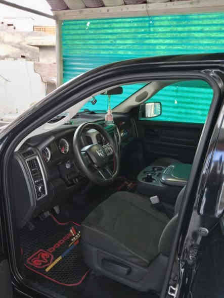 سلام عليكم دوج رام وارد أمريكي موديل 21الون اسود حادثها جاملغ وبنيد بدون دواخل باب قصير بدي طويل تخم تاير جبلي +ويل جبلي رقم السياره بغداد سعرها 220 

مكان السياره بغداد 
 ***********  
او خاص موجود
