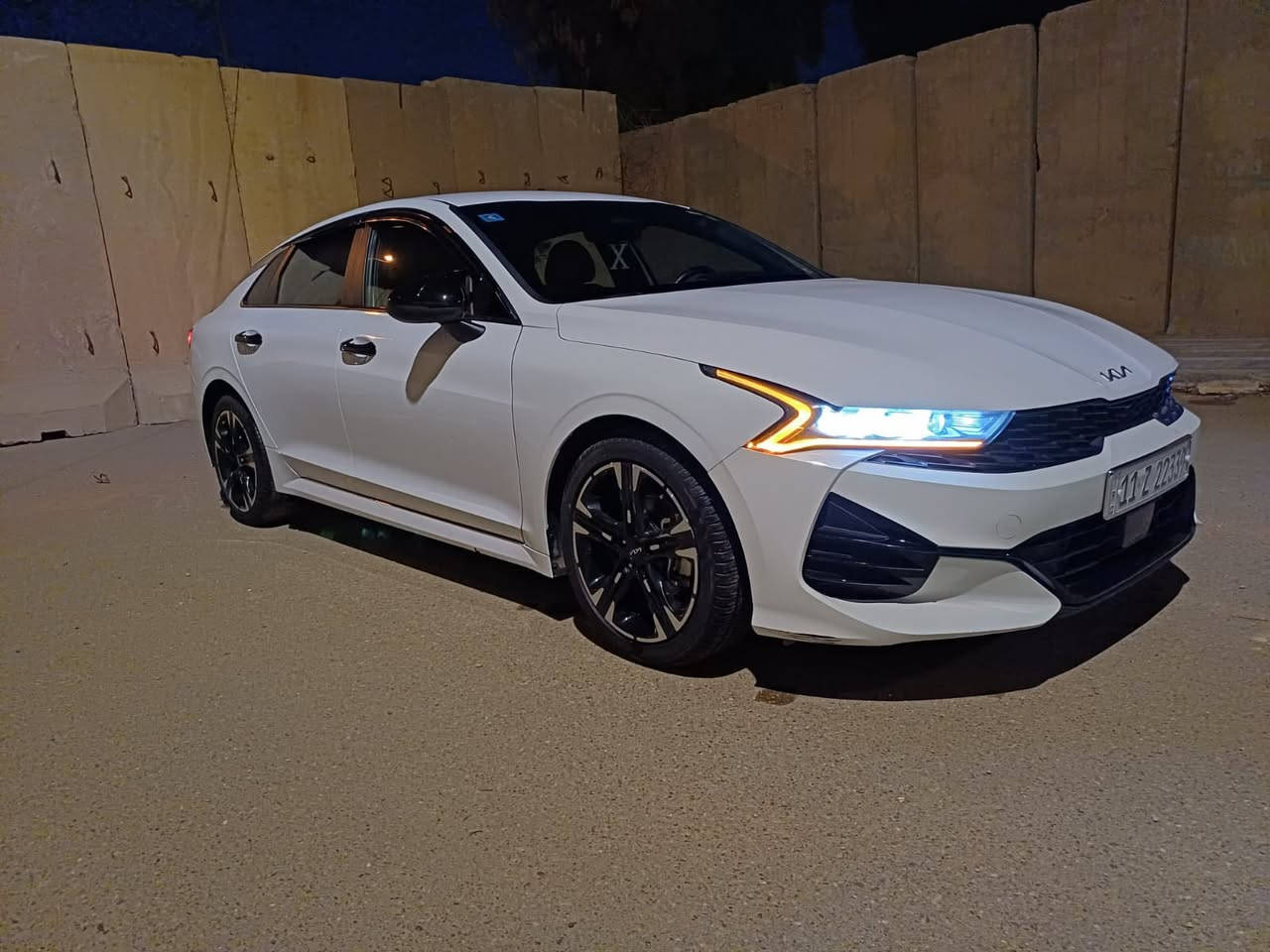 السلام عليكم 

 2024   K5
 
جيتي لاين فول مواصفات 
لون ابيضّ مميز 
سياره جديده وحلوه 
داخل احمر بدون ايرباك فقط برده 
مبدل بيه فقط باب وبيها كلير الجاملق الأمامي من امريكا 
ماشيه 29الف 
دخول جديد سياره 
كلش حلوه سياره 

مكاني بغداد 
والسعر 178وبيه مجال 
الاستفسار ع هاذ رقم 
***********
