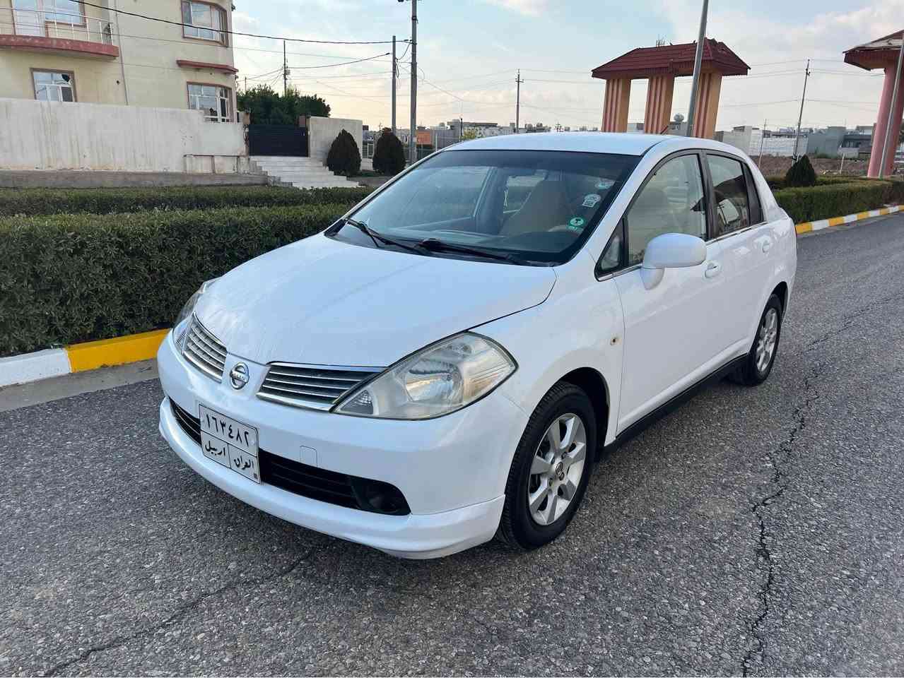 نيسان تيدا  
موديل ٢٠٠٨
سي و يان جوار بارجة سبوغ لةگةل سقف  بوياغة 
بةشةرتي عام   حيزام نية 
پيشي جةمپيكي  خفيفي هةية
بةبي ارباك 
گير و مكينة بةشةرت 
ژ.م(***********)
نرخ(٧٥) أربيل, العراق
