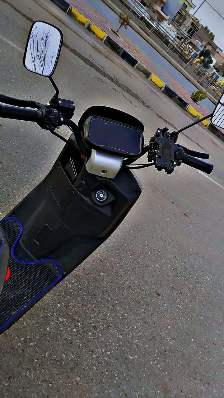 السلام عليكم درجه شحن 318 دراجه نضيفه مثل ماموضح مغلفه ليلون حراري درجه جديده مستخدمه شي قليل بطاريات شرط النضافه وين مايعجبك افحص درجه نضيفه السعر 575 التواصل واتساب ***********
