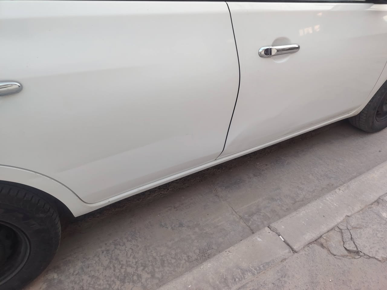 سلام عليكم
سني هندي بليته زركه 
٢٠٢٠
ماشيه ٩٢
رقم بغداد انكليزي سنويه لل٢٠٣٠
كير مكينه صدر تخم تاير تبريد جاهزه السياره
كل تفتصيلها بلفديو
بدون صبغ بدون تبديل
مكانها بغداد العامريه
***********
السعر ١٠٠ وبيها مجال

