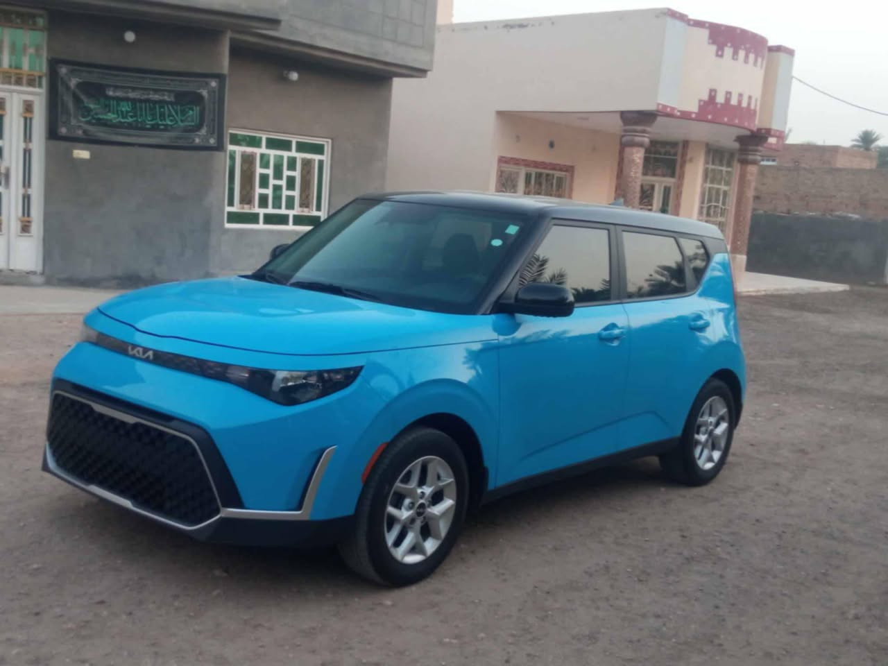 السلام عليكم...لبيع كيا صول موديل 23 لون مميز .. رقم اربيل دولي جديد ...فول ماعدى فتحه قماره  توكلر موصفات حلوه .. حادث جانبي تبديل باب صدر نصبغ ماشيه 9 ألف رقم شاصي مع صور حادث مرفق منشور ... سنويه اسمي انا...تريد وكاله تريد تحويل اسمك ..مكاني حله مركز ***********
