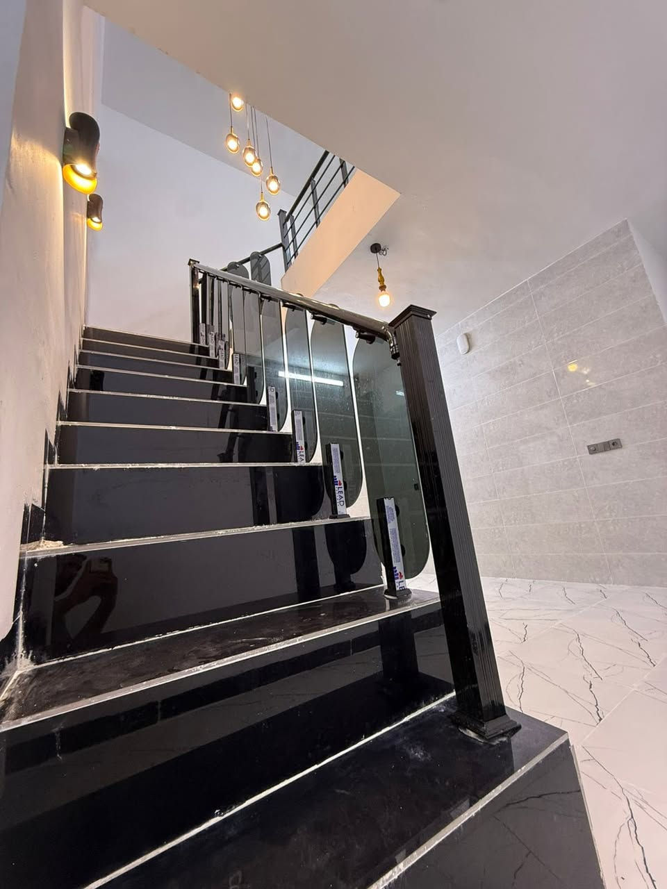 100 متر  طابقين مفول 
واضح الشغل مايحتاج شرح 
حي بدر فرع مول حسين 
#مكتب_القشلة_للعقار
#قبيس
للاستفسار 
***********

#بيع #موقعنا #عقاراتي #العراق #بيع #مشاهدات
