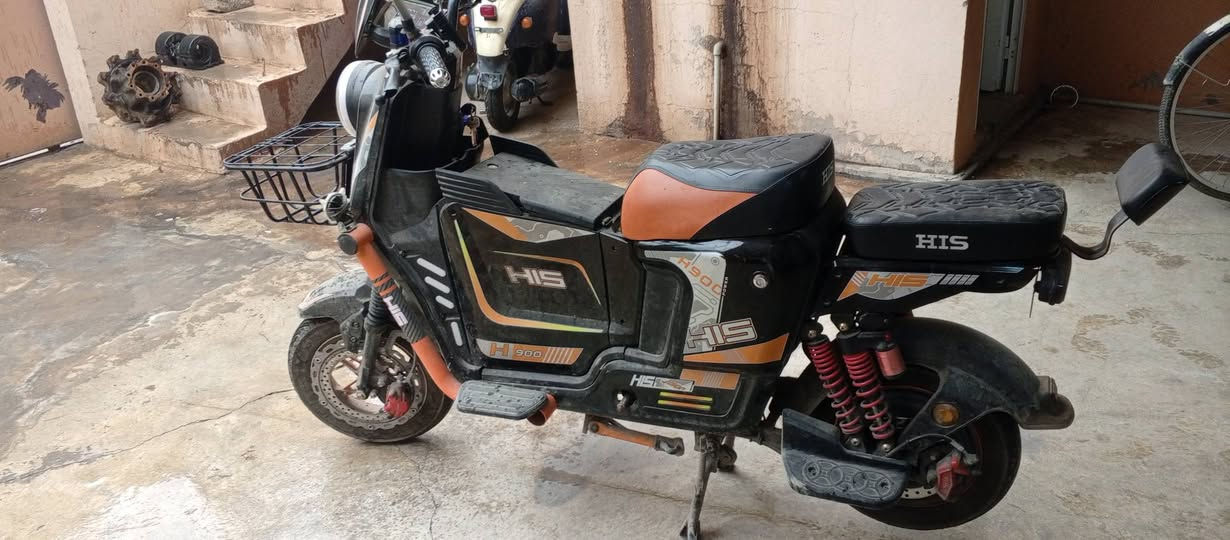 سلام عليكم
يوجد موطور شحن للبيع H900
كلش نضيف كمى موضح بل صور 
مستخدم شهر واحد يحتاج بطاريات عدد 2
والشراي يدلل 
***********
