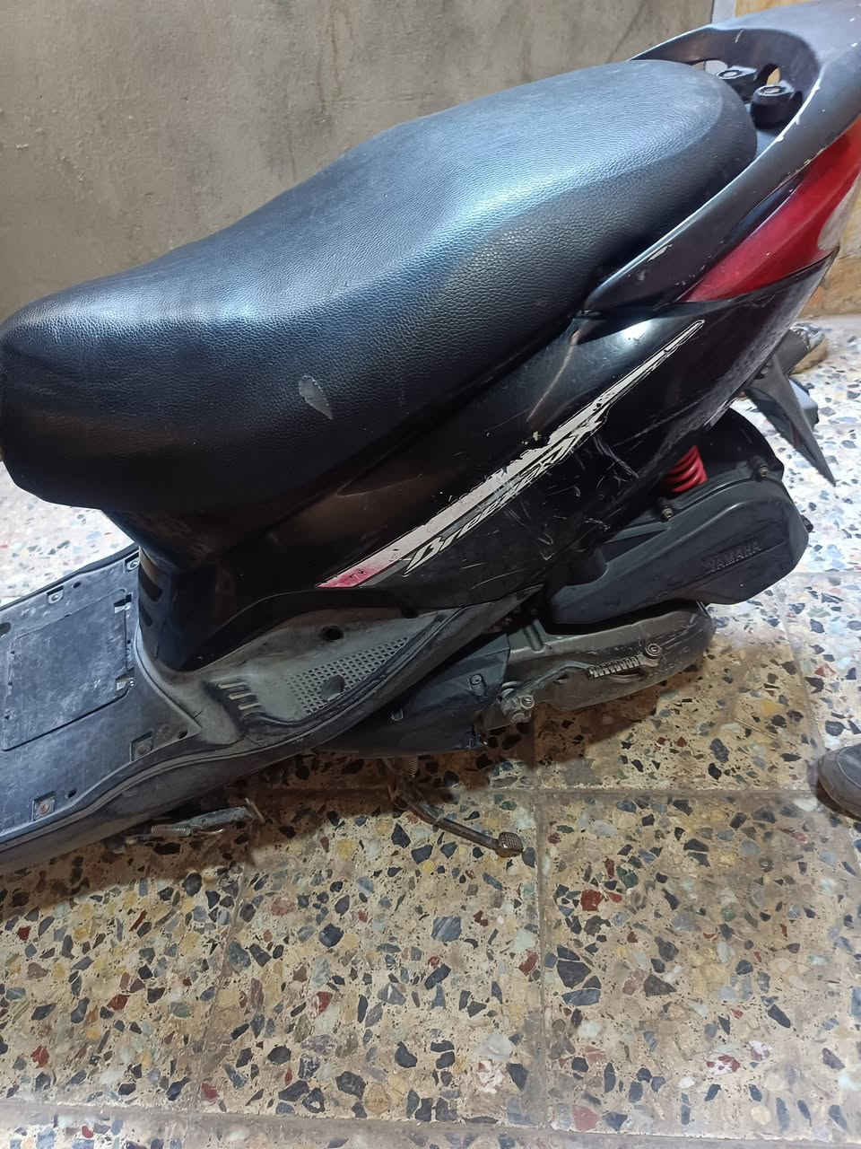 بريز للبيع مابيه اي نقص سلف هندر مكينه مامفتوحه 
السعر 450 بيهة مجال حگ جيه ***********
