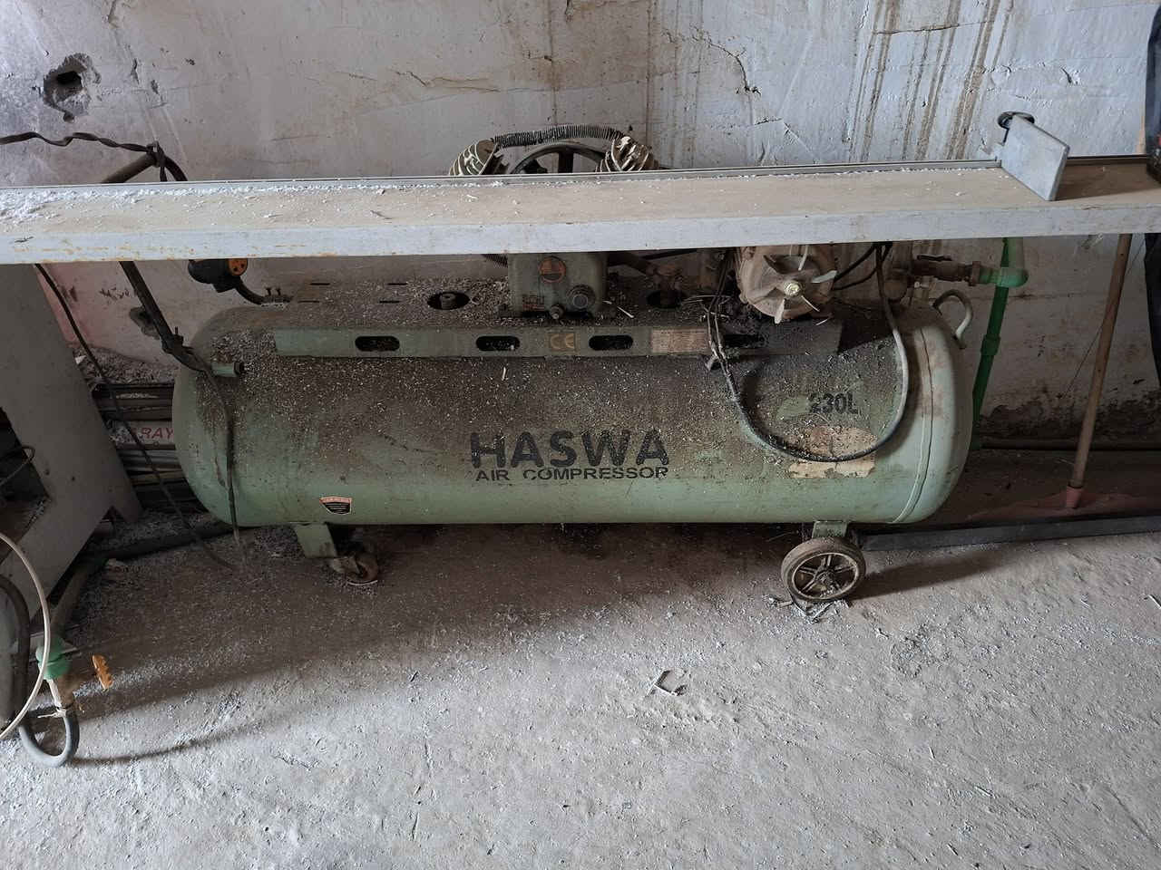 السلام عليكم  عندي معمل بلاستك  للبيع  شغل  نضيف مكان ديالى بعقوبه استفسار ***********
