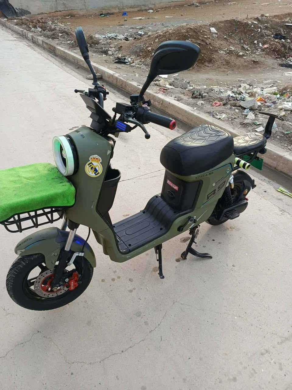 السلام وعليكم مطور شحن R9 البيع التوصل على هذا الرقم 
 *********** السعر خاص
