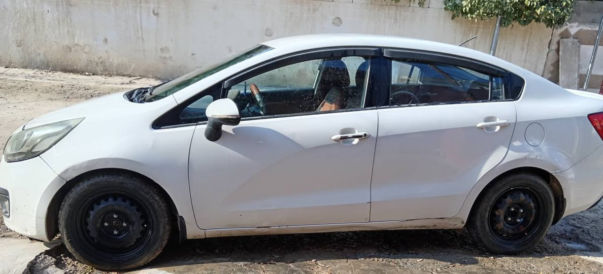 ريو ٢٠١٢ خليجي للبيع بيها طخات صغار موضحه بااصور ماشيه ١٧٠ الف كير مكينه تبريد شغالات سعرها ٨٥ ورقه
***********
