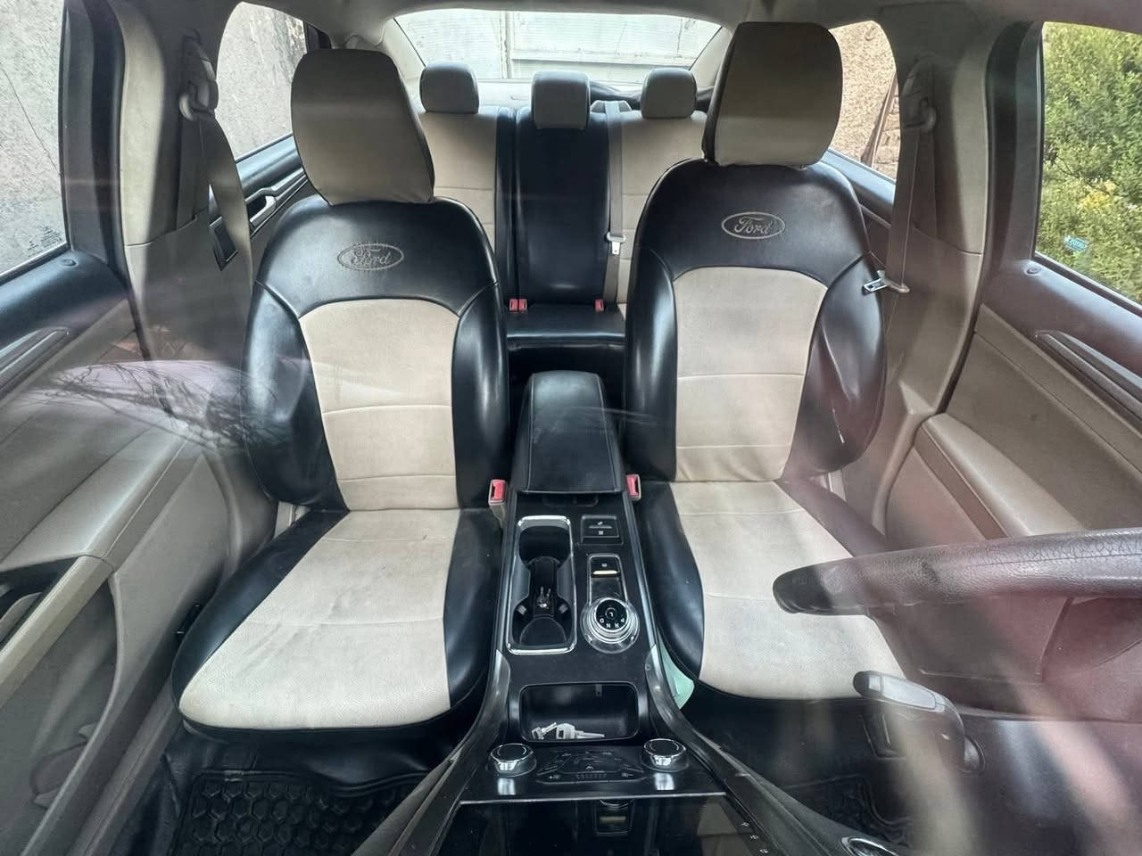 ….

فورد فيوجن 2018 رقم بغداد مكينة 2000 هايبرد

كير مكينة تبريد حلوات داخلها نظيف 

سعرها90ورقة   وبيه مجال للشراي  

مكاني بغداد الشعب حي سومر 

***********
