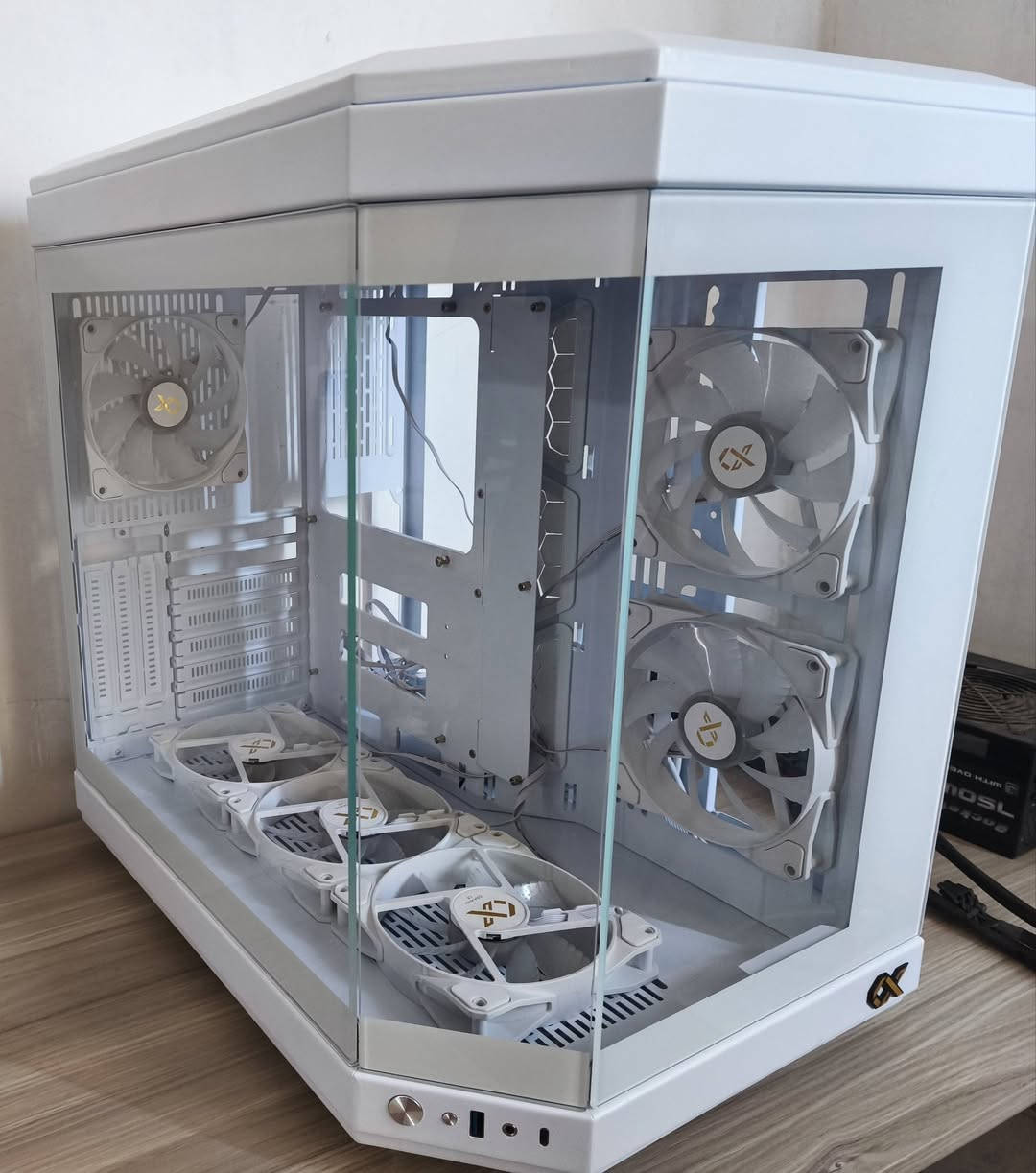 السلام عليكم 
كيس أبيض مستخدم نظيف جداً بالكارتونه للبيع 
XIGMATEK CUBI ARCTIC
6 فان مع هب وتحكم كامل في الألوان وسرعة الفانات.
السعر 115 الف (سعر ثابت)
مكاني بغداد ومتوفر توصيل


**إذا كنت صاحب هذا الإعلان وتريد حذفه لأي سبب، رجاءا أرسل رسالة إلى الدعم الفني**