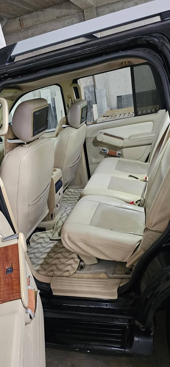 فۆڕد ئیکسپلۆرەر
مۆدێل 2006
تەحویل و بەناو کردن بەشەرت
ڕەقەم اسڵی
بێ بۆیاخ
بێ دەعم
تەبرید
گەرمی
تایەی پێشەوەی تازەیە
تەقە و ڕەقه
هەرچوار دەبڵ تازە
شاشە ئایپاد
کامێرا
تەحدید سورعە
سێ ڕیز کوشن
بەرگە کوشنی تازە
مەجمووعە سووکان تازە
سەیارەی مەعرەز نییە هی ماڵی خۆمە،
سەنەوی بەسەر چووە
600هەزاری غەرامە تێدایە دوای معامەلە دەیگەڕێنمەوە.
*********** كويسينجاك, أربيل
