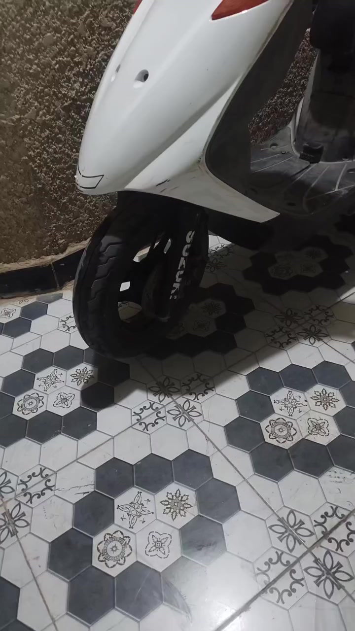 ادرس ياباني نضيفه عوزها بس نوزل
ماتشتغل  سعرها ٢٥٠  مابيها غير عطل بس النوزل 
***********
