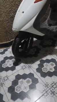 ادرس ياباني نضيفه عوزها بس نوزل ماتشتغل  سعرها ٢٥٠  مابيها غير عطل بس ...