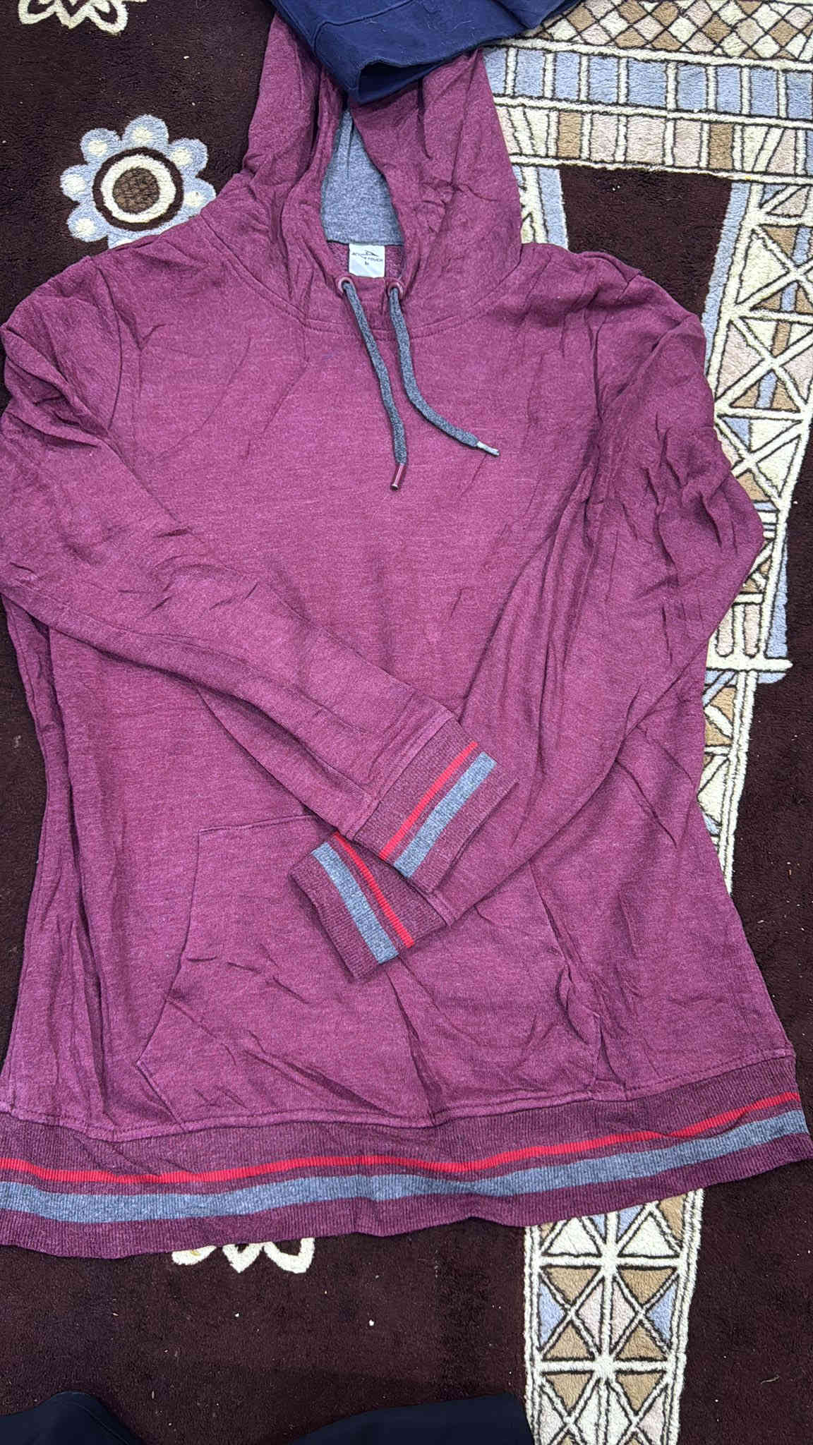 السلام عليكم بنات بالات كسر وعندي سويترات ٢)٥جدد وجواريب القطعه بربع  واكو اطفال جدد القطعه حسب القطعه مكاني الفحامه فرع مطعم كرم النور 
رقمي مفتوح وبي وتساب ***********
