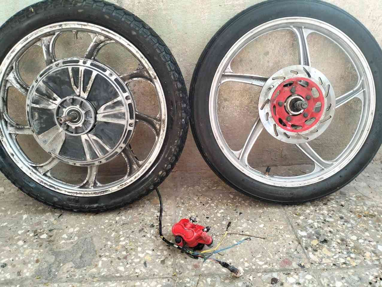 تايرات  وياله شحن  فقط بنجرات ب٣٠ ثنينهن


**إذا كنت صاحب هذا الإعلان وتريد حذفه لأي سبب، رجاءا أرسل رسالة إلى الدعم الفني**