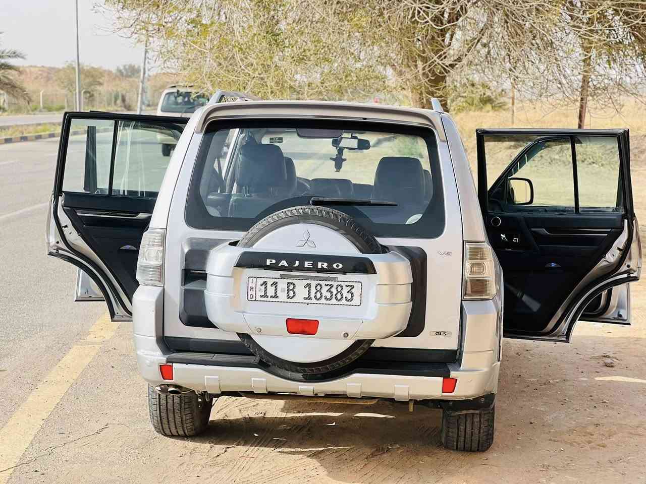 السلا عليكم ورحمة الله
موديل 11 حبتور كفاله عامه فقط شخط جاملغ خلفي وموضحة بالصور
مكينه 6 سلندر محرك 3500 
7 راكب تبريد 3 قطع ثلج 
رقم بغداد وتحويل ثاني يوم 
تخم تاير جديد 
كير ومكينه مكفولات كفاله عامه
حداديه اماميه خلفيه كلها جديده 
السياره ماناقصها ولا برغي
السعر 140 وبيها مجال كلش قليل لان صارف عليها حيل هواي 
مكان السيارة بابل
هاتف/***********
