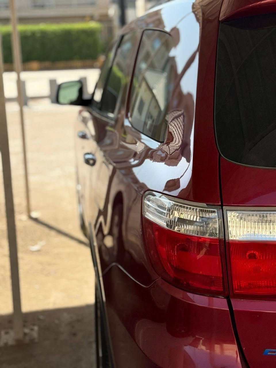 دوج دورنكو ٢٠١٣ سياره جديده وعلئ أيدي سياره خير من الله تبريد فول حداديه كامله تخم تاير 
ما ناقصها اي شي وارد خليجي بيها صبغ بس الدعاميات رقم بغداد بسمي السعر ١٨٥
مكان بغداد م الصدر  للاستفسار لاتصال ***********
وترهم مراوس
