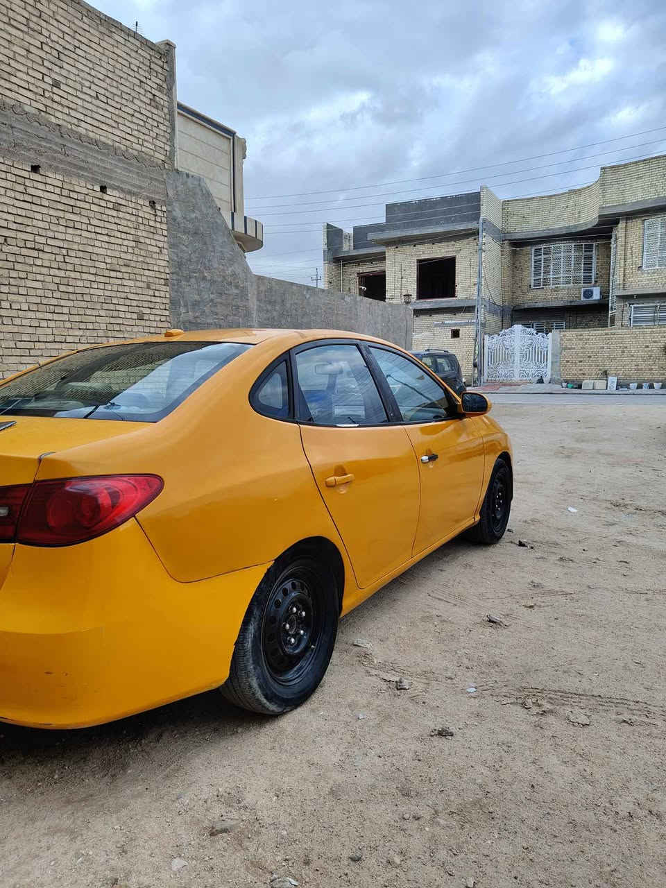 سلام عليكم النترا مديل 2007للبيع رقم بابل انكليزي بسمي تحويل ثاني يوم هزه جديدة سنويه جديده وارد امريكي حادثه جاملغ وبنيد  السياره  مكينه 2000دوش وكير وحداديه تخم تاير تبريد تدفه مكفولات السياره جاهزه كل نقص ما بيه رقم الهاتف *********** مكاني كربلاء غير متواجد عل نت السعر 84 وبيه مجال حك الجيه
