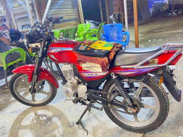 السلام عليكم ورحمه الله وبركاته 
دراجه دايون عظم للبيع موديل 2019 (اوراق اصولي )
نضافه ال٢١ لا تخابرني وتكلي مكفوله الدراجه كفاله عامه من كلشي سلف هندر اشاير لايت بكلايت عدادات طوافه دشبول كله شغال  ع وضع الشركه الدراجه مامتعوبه شلعه ومعدل يخبل السعر 800  عنوان طويريج 
***********
***********
