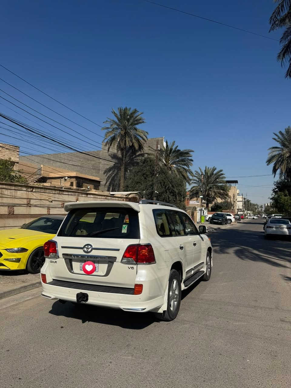 السلام عليكم للبيع لاندكروز 2014 Gxr  ساز. محرك 6سلندر 4000 سياره فوول جديده جدا بيه صبغ جاملغ خلفي فقط بدون دواخل تخم تاير  سياره كامله 
رقم بغداد الجديد بأسمنه سياره  جانيه 
مكاني بغداد السيديه 
***********
السعر 355
