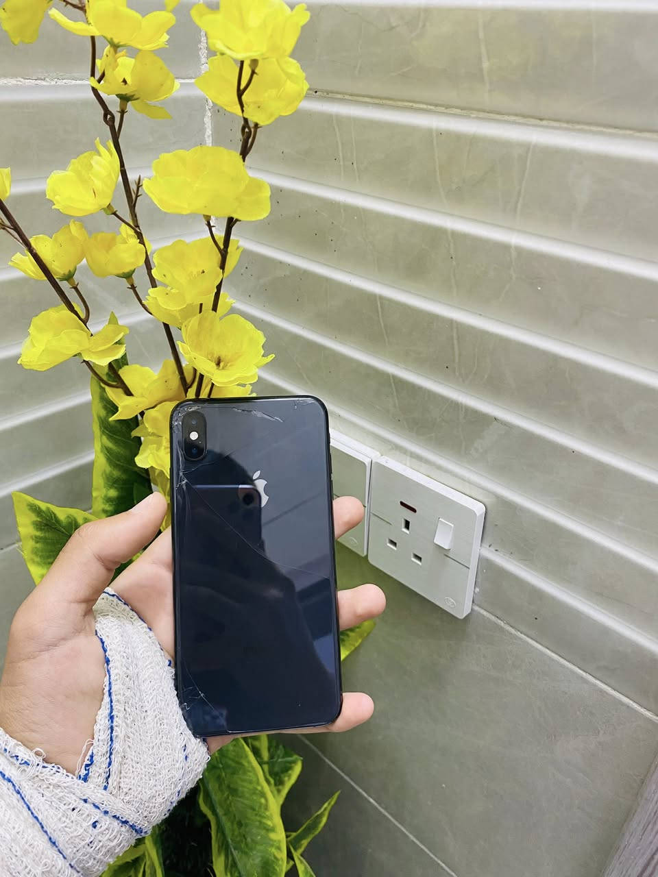 السلام عليكم للبيع ايفون اكس ماكس

الجهاز بلادي مامفتوح !!!!!
بطاريه 82🔋
ذاكرا 64
فيس ايدي شغال 
الجهاز كله شغال ومكفول 
شرط مايعبر هوا✅
صوت ✅
كامرات✅
سماعت✅
سبيكر ✅
للبيع بسعر 215الف بي مجال 
للتصال ***********
مكاني تكريت
