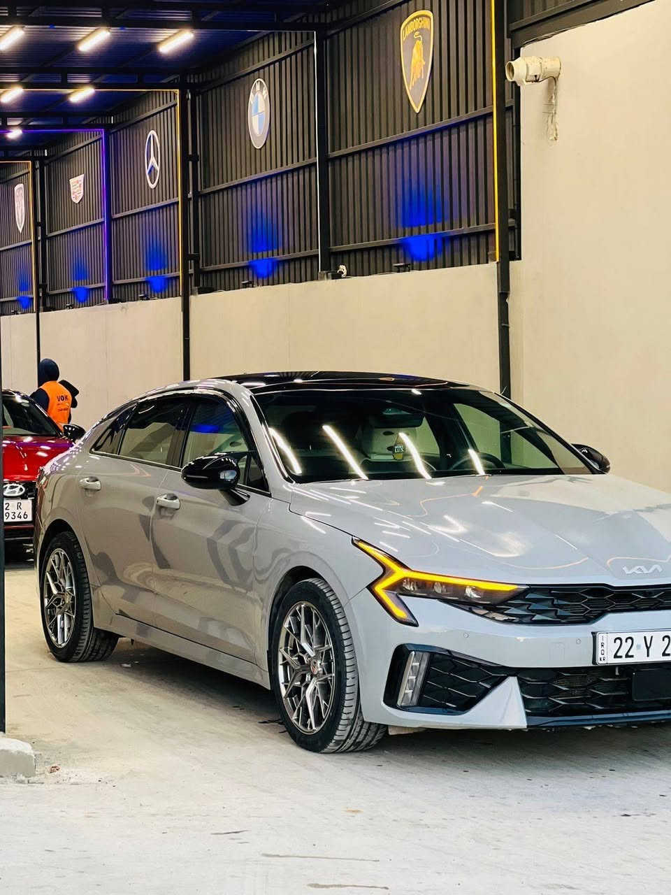 سلام عليكم K52025 GT-Line
مواصفات 

تدفئة المقاعد 

سقف بانورامي 

الكاميرا الخلفية 

مثبت السرعة 

مسند الذراء 

فتحة السقف 

لمصابيح الأمامية ليد 

شاشة 

لوحة قيادة رقمية 

ABS 

أبل كاربلدي ندرويد أوتو 

التشغيل عن بعد 

فرامل الوقوف الإلكتروني 

شاحن لاسلكي 

مثبت السرعة التكيفي 

حساسات ضغط الإطارات 

وضع القيادة الضوء العالي التلقائي 

قفل الأمان للأطفال 

رادارات جانبيه و امأميه

مراوس بجارجر أو بيع
مكان السيارا موصل
***********
230بيها مجال
