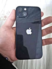 ايفون 13 العادي جهاز مال بيت نضيف حيل كله بلادي ما مبدل بي شي بطارية 8...