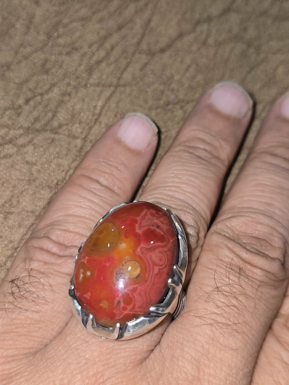 ياالله السلام عليكم كل عام وانتم بخير 
متاح خاتم سليماني احمر لعشاق السليماني صياغة علي عنوز ثقيله جدآ مكاني السماوة ***********
