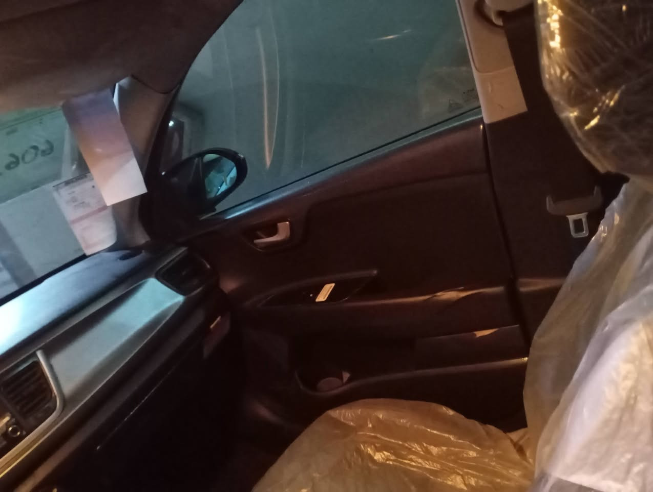 السلام عليكم عندي سياره كيا ريو موديل 22 السياره بسمي كابون ورقي بيها بيها صفحه  السايق صبغ بخ اوربي بدون قطره معجون السعر 105وبيها مجال الا مو شراي لاا يخابرني ***********
