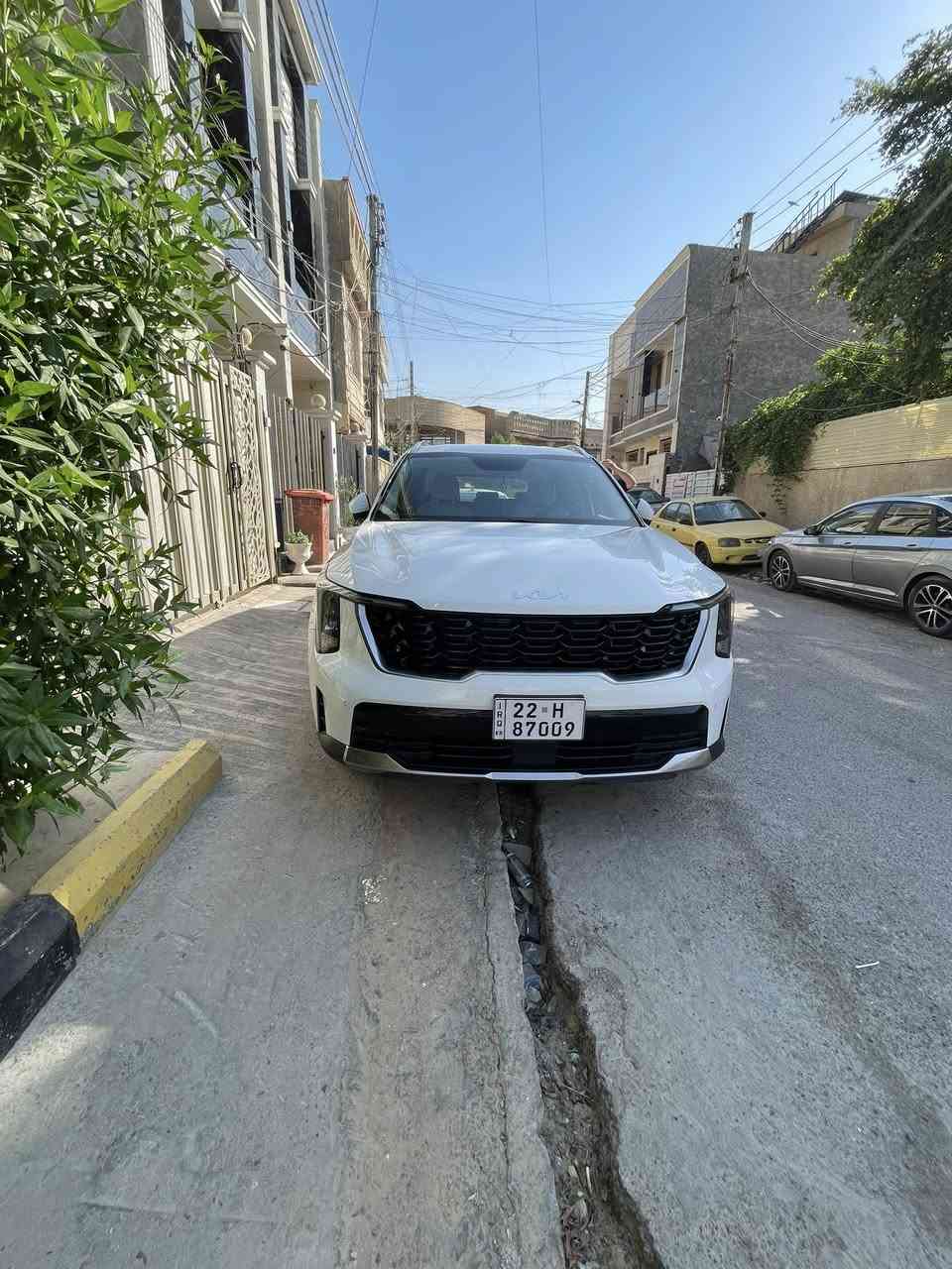 السلام عليكم للبيع سورنتو 2024 باسمي شرط التحويل رقم جديد نص فول  محرك 2500دوش  السياره مكفوله كفالة عامه للاستفسار *********** مهندس علي السياره في منطقه البنوك  وأسف على الاطاله السعر 255

