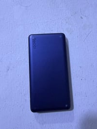 بور بنك ماركة reci نظيف. الحجم 10 الف ملي مع شحن وايرلس السعر 15 الف م...