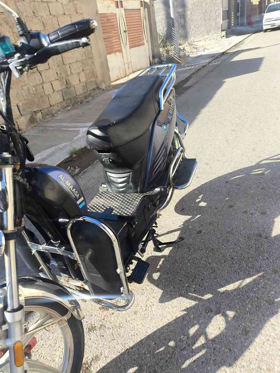 هارلي لبيع موديل 23 نوع الماسه بطاريات عشره يقرن كهربائيات كلها شغاله اي نقص مابيه  جهاز مانع سرقه تحكم عن بعد بصمتين وسويجين دراجه نضافه فول نشرات جانبيه كل نقص مابيه سعر 400بيه مجال 
***********
+9647827587898
