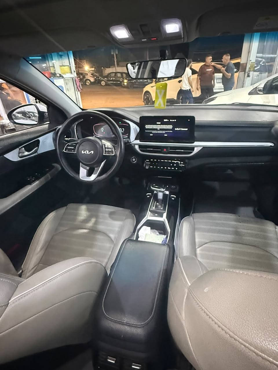 Kia K3
موديل 2022
مكينة 1500 دبل نوزل 
لد امامي خلفي 
بصمة ابواب 
بصمة تشغيل 
فتحة 
تبريد بيانو 
شاشة 
كامرة 
انظمة قيادة 3
كشنات جلد 
هاند بريك بصمه 
اوتو هولد 
تحكمات ستيرن 
مثبت سرعة 
مكفوله من الصبغ يوجد بارد 
جاهزة من كل شي 
ماشية 86 الف كيلو متر 
السعر 123 وبيه مجال
الموقع الكريعات شارع الوقف السني معرض الدلة
للتواصل اتصل على الرقم ***********
