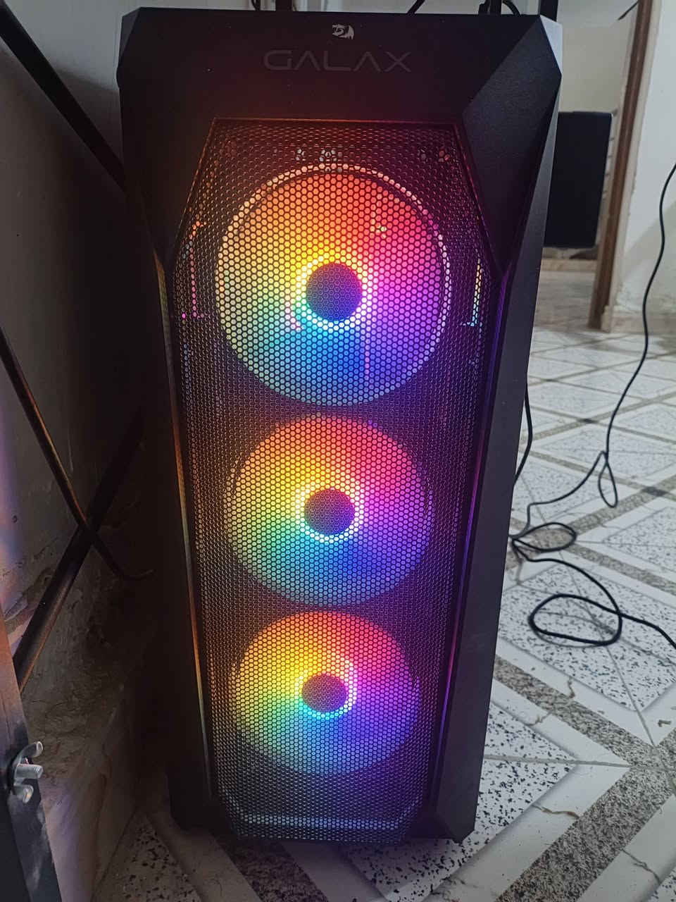 السلام عليكم حاسبة كاملة للبيع ومراوس :-
1- كيس مواصفاته 
3060 12 gb msi
R5 5600
T-force 16gb 3600
M.2 1 t lexer
B450 Asus
Deep cool ag400
Power 600w
2- شاشة LG حجم 27 180hz
3- ups شركة The rock كلش راقي وشاشة دجيتل 1500
4 - كرسي كيمنك مرتب 
5 - ميز حاسبة جيد جدا موضح بالصورة 
6- ماوس Xtrike me شي كلش حلو ومريح 
7- كيبورد ريد دراگون K617 RGB 
8- سماعة جيدا جدا صوت ومايك . 
ملاحظة : الحاسبة جديدة استعمال 5 4 أشهر كبش نظيفة والكرت ماشايف تعب والقطع كراتينها كلها موجودة .
السعر مليون و 400 للبيع او مراوس بلابتوب .
للتواصل واتساب :- *********** .
مكانها بغداد الدورة هورجب .
