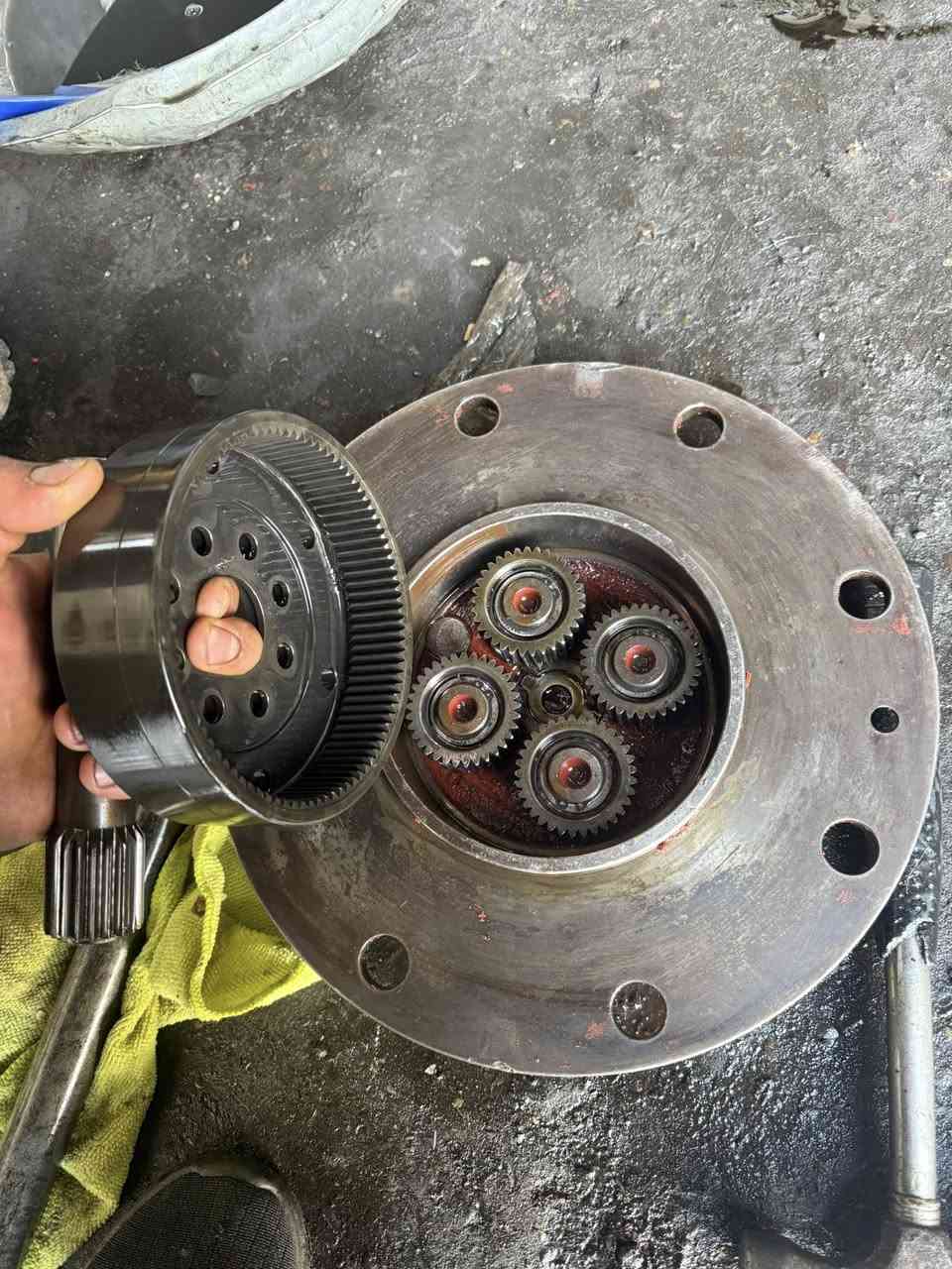 اكسل
TEREX 
سلام حليكوم اخوان كوله خراز مال اكسل لات موجود
ارخس سحر من كوله سوك
***********
***********
حندو واتساپ📞📞
