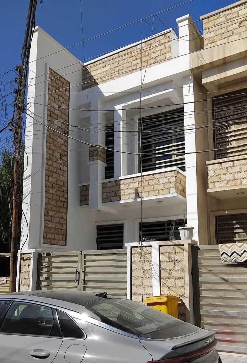 دار 75 متر للبيع
يحتوي  على هول صالة
 منور مطبخ وخدمات عدد 2
غرف نوم عدد 3  
حي الجهاد ديوان المخابرات قرب شارع 60
للاستفسار ☎️ *********** واتساب
