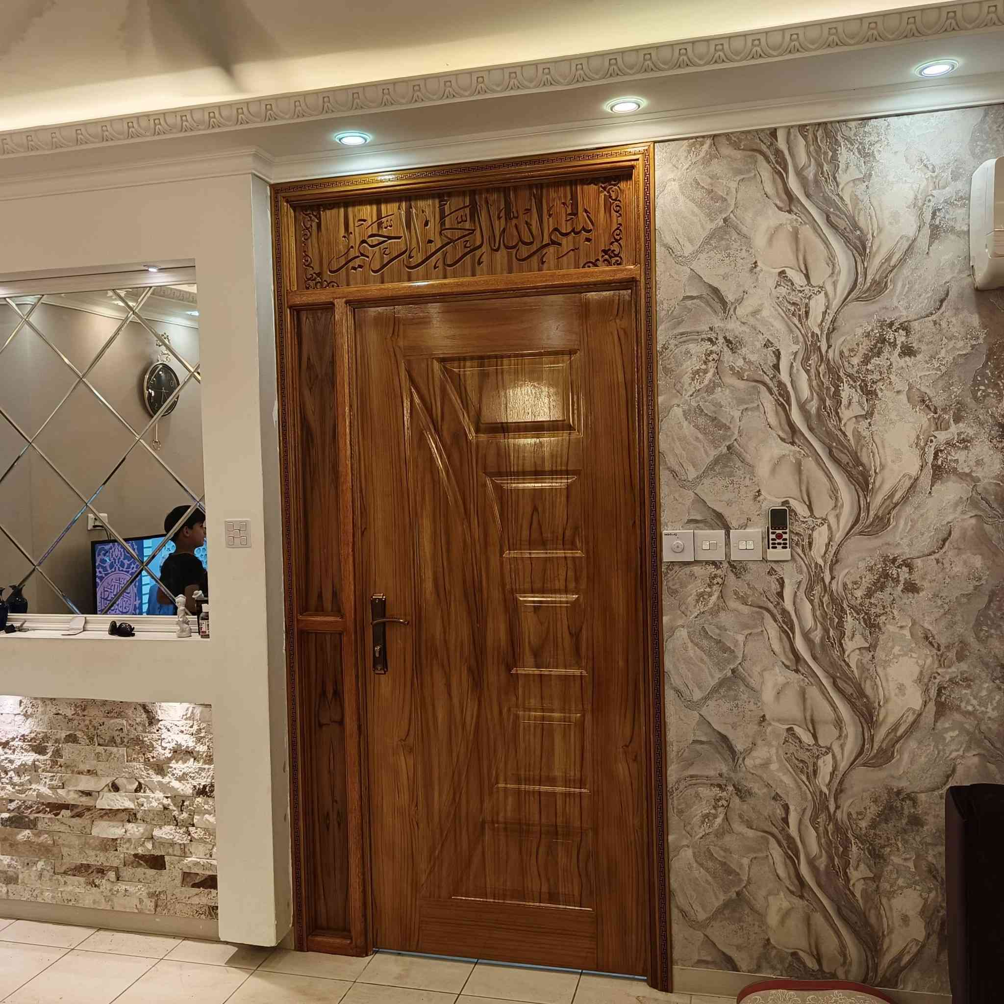 السلام عليكم 
أبواب قواطع بين صاله ومطبخ 
أبو سجاد النجار ***********
