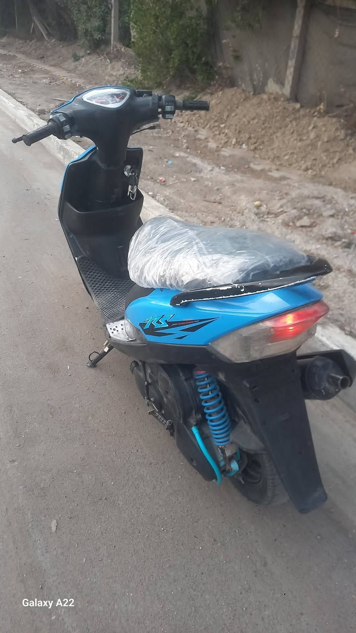 السلام عليكم دراجه ماكس عدله بوشه 55 دراجه كامله 
مكينه ناعمه وخرسه شعله معدل فول نكره سلف وهندر 
كهربائيات كامله دراجه اي نقص ما بيها نقص فقط دبلات أماميه 
لا تبخير ولا تنقيص ولا نضوح 
سلف 55رياضي قبق فلاوين قطره دهن صالنصه fm اصليه 
كفرات تايوان وكلها مختمه من الطول لطول سواد وكفرات الدراجه مال جنايه نضافة كدام عينك

 السعر 650 وبيها مجال 
مكاني بغداد جديده شارع المسبح قرب جبار ابو الشربت 
الرقم ***********
