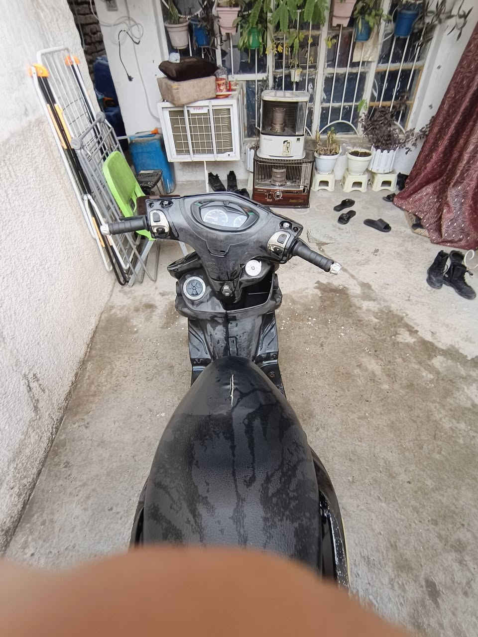 السلام عليكم دراجة جي تي أر للبيع الدراجة مكينة برغي ممفتوح كهربائيات شغالة الدراجة بيهة قايش و نوزل تعبان السعر 550وبيهة مجال بسيط رقمي *********** مكاني الشعب
