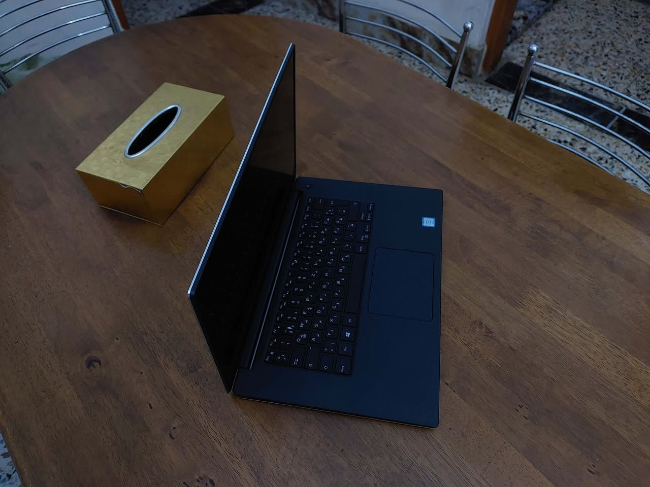 السلام عليكم ...لابتوب سوبر سلم  بلون وشكل مميز جدا  ماركة DELL ..معالج نوع HQ من اقوى فئات المعالجات كور اي 7 الجيل السادس..هارد نوع SSD M2 ( اسرع انواع الهاردات ) ..كرتين شاشة  خارجي منفصل نيفيدا حجم 4  كيكا منفصل  مع كرت داخلي ...رام نوع DDR4  بحجم 12 كيكا  .. شاشة نوع IPS مضادة للانعكاس الوان طبيعية بحجم 15.6 ... كيبورد ضوئي ثلجي..من الفئات العالية من DELL ...  ملائم للبرامج الهندسية والتصميم والالعاب وغيرها ..مكانه بغداد السعر 390  للاستفسار الاتصال *********** او *********** (واتس )
